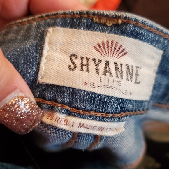 Shyanne Bootcut Jeans - Picture 4 of 5
